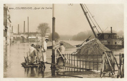 Courbevoie * Carte Photo * Quai De Seine * Inondations Crue * Péniche L'AUXEROISE L'auxerroise * Grue - Courbevoie