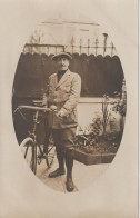 PARIS - Cité De L'Avenir Au121 Bld De Ménilmontant - Des Habitants Qui Posent Dans Leur Pavillon ( 3 Cartes Photo ) 2/9 - Paris (11)