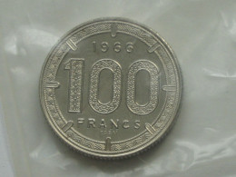 CAMEROUN - Rare ESSAI De 100 Francs 1966 - Banque Centrale - Etat Du Cameroun  **** EN ACHAT IMMEDIAT   **** - Camerún