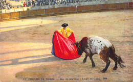 SPORTS - Corrida De Toros - Jeu De Manteau - Juego De Capa - Carte Postale Ancienne - Autres & Non Classés