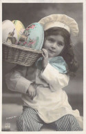 Pâques - Oeufs Décorés Enfant Avec Une Toque De Chef - Carte Postale Ancienne - Pâques