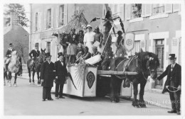 CPA 45 CHATEAUNEUF SUR LOIRE CARTE PHOTO CAVALCADE Cliché J.SEZNEC N°7 - Altri & Non Classificati