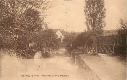 BEYNES Passerelle Sur La Mauldre - Beynes