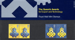 GB GREAT BRITAIN 1990 25TH ANNIVERSARY OF QUEEN'S AWARDS FOR EXPORT AND TECHNOLOGY PRESENTATION PACK No 207 CREST - Presentation Packs