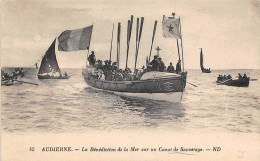 Audierne             29        Bénédiction De La Mer Sur Un Canot De Sauvetage      (voir Scan) - Audierne