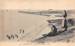 Audierne       29         La Jetée Et Le Phare     (voir Scan) - Audierne