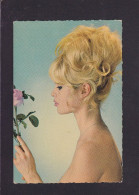 CPM Brigitte Bardot Pin Up Format Environ 10 X 15 Voir Dos - Artiesten