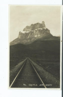 Canada . Postcard Railway . Banff Castle  Mountain With Track  Unused Rp Undivided Back - Banff