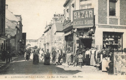 Arromanches Les Bains * Le BAZAR Bazar Parisien , La Rue De Bayeux * Commerce Magasin Villageois - Arromanches