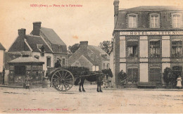 Sées Sees * Place De La Fortinière * Bascule Poids Publique , Hôtel De La Tête Noire * Attelage Villageois - Sees