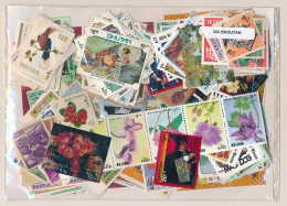 Offer   Lot Stamp - Paqueteria -  Bhutan 300 Sellos Diferentes  (Mixed Conditi - Vrac (max 999 Timbres)