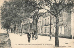 Paimboeuf * Le Quai Gautreau Et La Promenade * Villageois - Paimboeuf