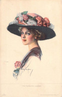 FANTAISIE - FEMMES - Femme Porte Un Châpeau A Fleur - Carte Postale Ancienne - Frauen