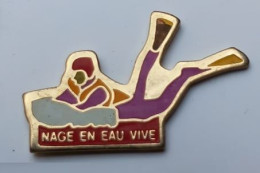 SY296 Pin's Plongée NATATION Nage En Eau Vive Achat Immédiat - Natación