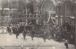FAMILLES ROYALES - Funérailles De Léopold II - 22 Décembre 1909 - Sortie Du Corps à L'eglise - Carte Postale Ancienne - Familles Royales