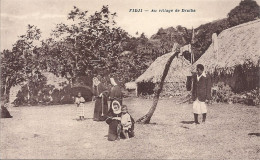 CPA  AU VILLAGE DE DRAIBA - Fidji