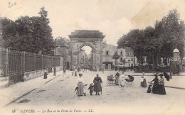 FRANCE - 58 - Nevers - La Rue Et La Porte De Paris - Carte Postale Ancienne - Nevers