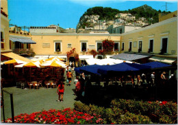 (2 Q 7) Italy - Capri La Piazzetta (market Sqaure) - Marchés