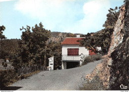 LA ROQUEBRUSSANNE (83) Cpsm ± 1960►CHEMIN DE NOTRE-DAME - LA LOUBE ►ÉD. COMBIER - La Roquebrussanne