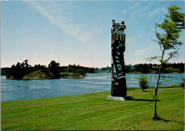 Canada Victoria The Tsimshian Bear Totem Pole On The Trans Canada Highway - Victoria