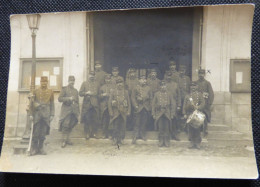 44 - ANCENIS  -CARTE-PHOTO  - MILITAIRE DEVANT LE POSTE DE GARDE -  MAIRIE D'ANCENIS - 18 JUIN 1915 - Guerre, Militaire