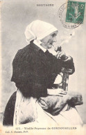 FOLKLORE - Bretagne - Vieille Paysanne De Cornouailles - Pipe - Carte Postale Ancienne - Trachten