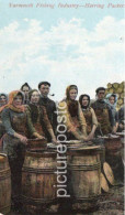 GREAT YARMOUTH FISHING INDUSTRY HERRING PACKERS OLD COLOUR POSTCARD NORFOLK - Great Yarmouth