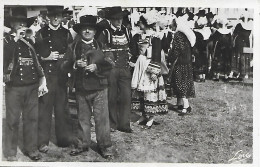 Delcampe - QUIMPERLE ( 29 ) -  Un Groupe ( C.P.S.M. , Pt - Ft  ) - Quimperlé