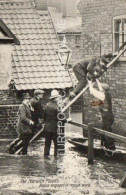 THE NORWICH FLOODS POLICE RESCUE WORK OLD B/W POSTCARD NORFOLK 1912 - Norwich