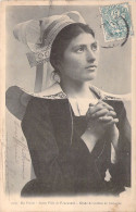 FOLKLORE - La Bretagne - Jeune Fille De FOUESNANT  - Carte Postale Ancienne - Costumi