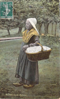 FOLKLORE - CHATEL GUYON - Paysanne - Carte Postale Ancienne - Costumes