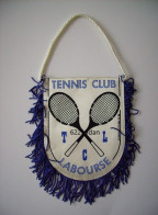 62 . LABOURSE . FANION ECUSSON TENNIS CLUB . T C L LABOURSE - Uniformes Recordatorios & Misc