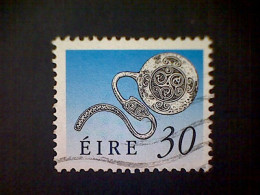 Ireland (Éire), Scott #780, Used(o), 1990, Latchet Brooch, 30p, Bright Blue And Black - Usati