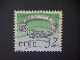 Ireland (Éire), Scott #781, Used(o), 1990, Broighter Gold Collar, 32p, Green And Black - Used Stamps