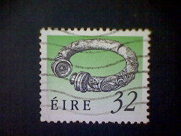 Ireland (Éire), Scott #781, Used(o), 1990, Broighter Gold Collar, 32p, Green And Black - Used Stamps