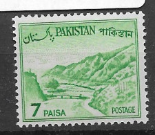 Pakistan Mlh * Very Low Hinge Trace 1964 (9 Euros) - Pakistan