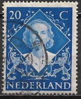 Plaatfout Verticaal Krasje Bovein De Zegel In 1948 Huldigingszegel Koningin Juliana 20 Cent Blauw NVPH 507 PM 9 - Errors & Oddities