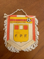 Fanion Football Coupe Du Monde 1982 Federacion Peruana De Futbol World Cup Pérou - Habillement, Souvenirs & Autres