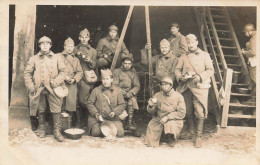 Militaria * Carte Photo * Soldats Militaires En Manoeuvres ? - Regiments