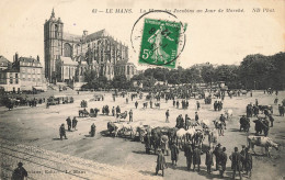 Le Mans * La Place Des Jacobins Un Jour De Marché * Foire Aux Bestiaux - Le Mans