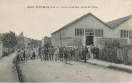 Azay Le Rideau * Sortie De L'Usine , Avenue De La Gare * Ouvriers Villageois - Azay-le-Rideau