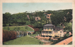 St Léonard Des Bois * Vue Sur Le Touring Hôtel - Saint Leonard Des Bois