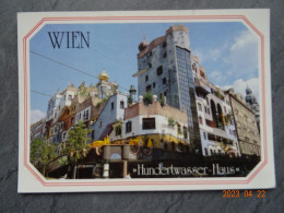 HUNDERTWASSER HAUS  LOWENGASSE - Museen