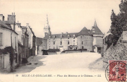 FRANCE - 72 - SILLE LE GUILLAUME - Place Des Minimes Et Le Château - LL - Carte Postale Ancienne - Sille Le Guillaume