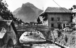 Morzine * La Dranse Et La Pointe De Nions * Le Pont * Café Du Vieux Pont * Coiffeur - Morzine