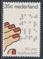 Nederland Netherlands Pays Bas 1975 Mi 1057 YT 1028 SG 1218 ** Braille Reading / Hand Tastet Braillepunkte Ab - Andere & Zonder Classificatie