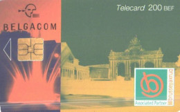 Belgium:Used Phonecard, Belgacom, Buildings, 2002 - Mit Chip