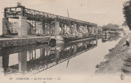 Péniches Et Remorqueur à Nemours (77 - Seine Et Marne)  Le Port Au Sable - Péniches