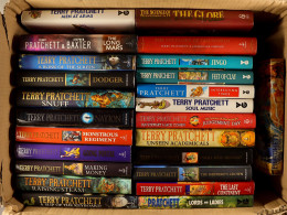 TERRY PRATCHETT Collection Of Hardback First Editions. All Different. Includes 'jingo', 'Dodger', 'Making Money' And 'Ra - Andere & Zonder Classificatie