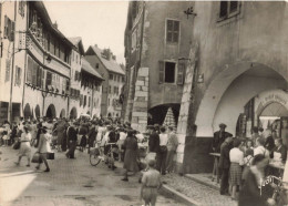 Annecy * La Rue Ste Claire * Le Marché * Foire - Annecy